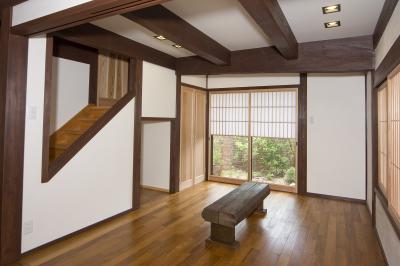 古材使用のベンチ